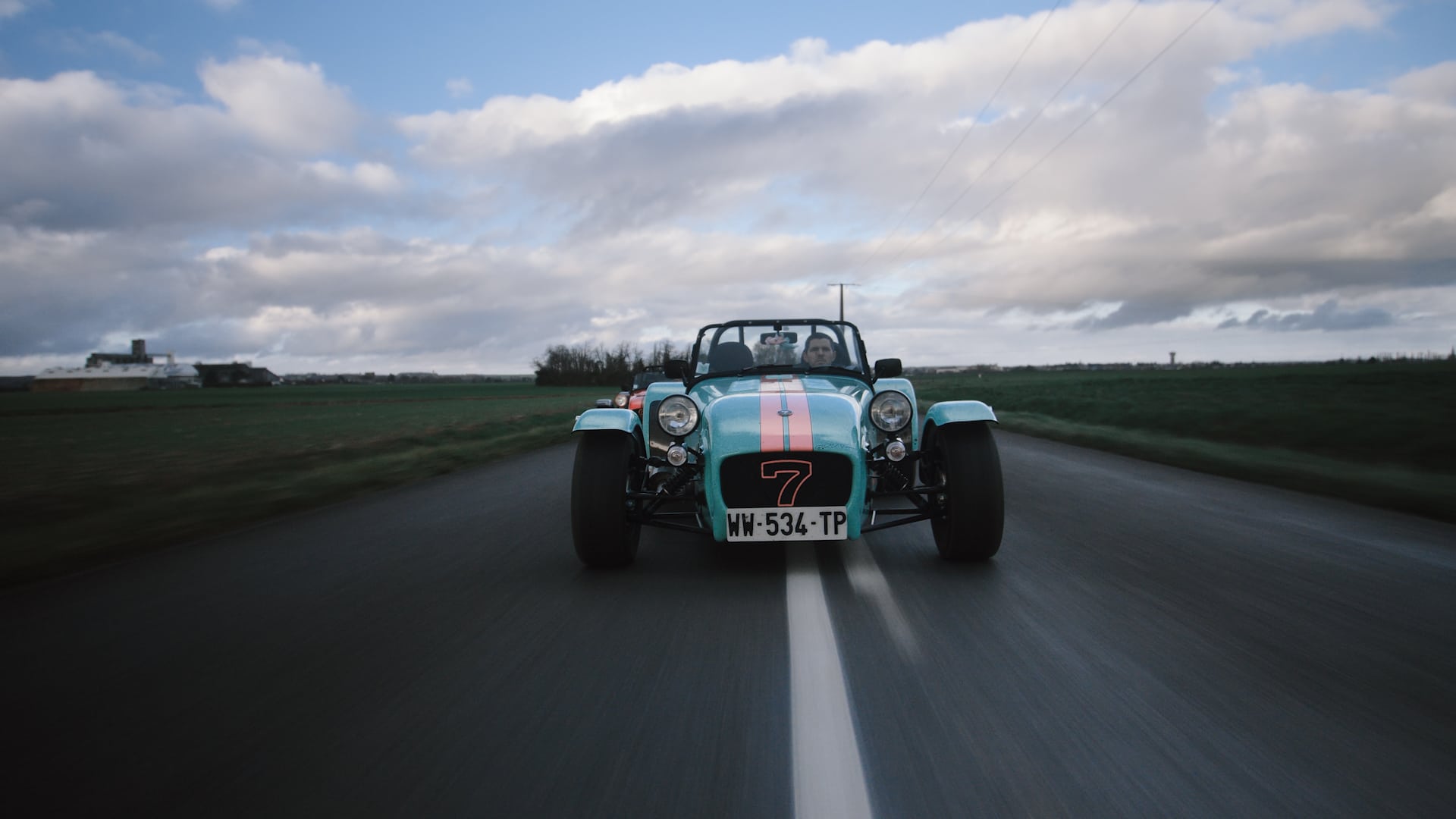 2022-SV-AUTOMOBILES-GALERIE-ACCUEIL-CATERHAM-SEVEN-ROUTE-PILOTE