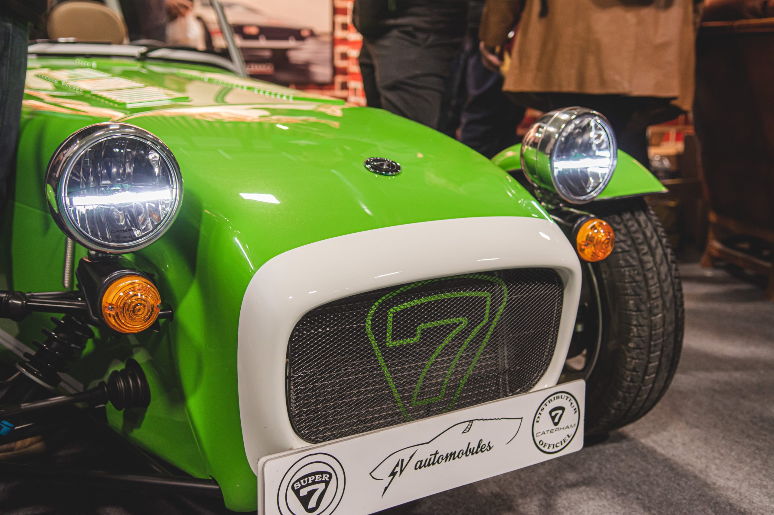 2022-SV-AUTOMOBILES-SALON-RETROMOBILE-CATERHAM-CARROSSERIE-AVANT