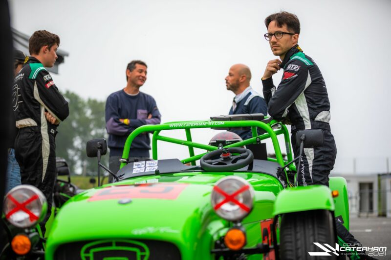 2022-SV-AUTOMOBILES-HISTORIQUE-CATERHAM-COUPE-PILOTE