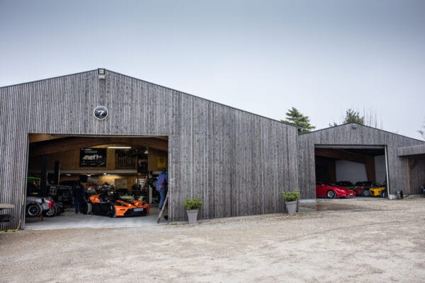 2022-SV-AUTOMOBILES-MARQUE-KTM-X-BOW-GARAGE-EXTÉRIEUR