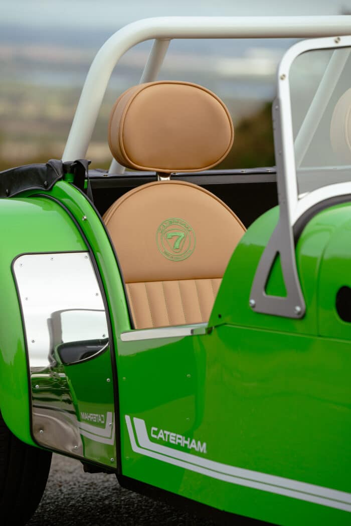 2022-SV-AUTOMOBILES-CATERHAM-SEVEN-170-DETAIL-CUIR-INTÉRIEUR